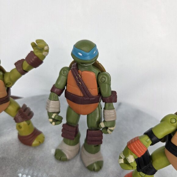 Teenage Mutant Ninja Turtles Action Figures Lot Leonardo Raphael Michelangelo 4" - Picture 3 of 11